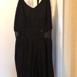 🖤American Rag Romper with crochet detail!